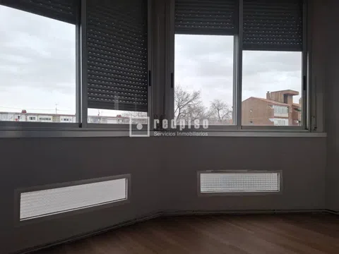 Flat in avenida del Cardenal Herrera Oria - Photo 12