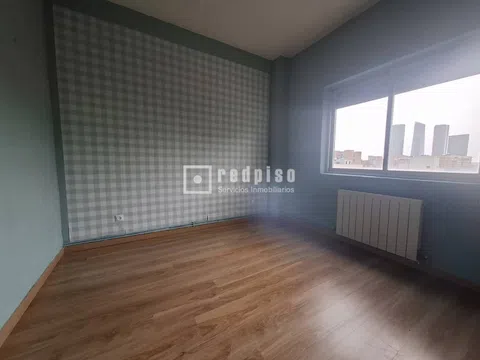 Flat in avenida del Cardenal Herrera Oria - Photo 17