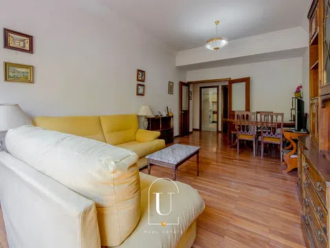 Flat in calle de Andrés Borrego - Photo 2