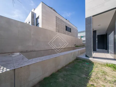 Semi-detached house - Photo 8