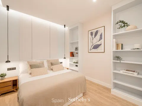 Flat in calle de la Montera - Photo 3