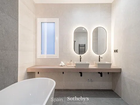 Flat in calle de la Montera - Photo 5
