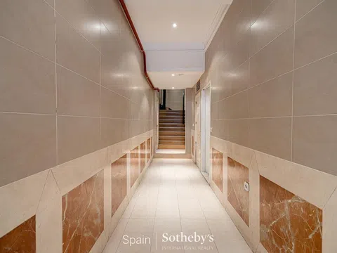 Flat in calle de la Montera - Photo 9