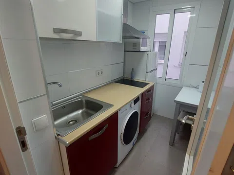 Flat in calle de Valverde - Photo 5