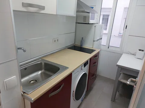 Flat in calle de Valverde - Photo 6