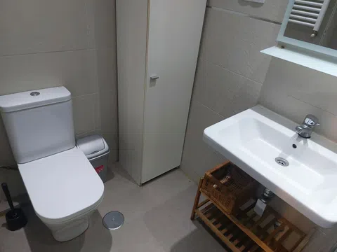 Flat in calle de Valverde - Photo 9