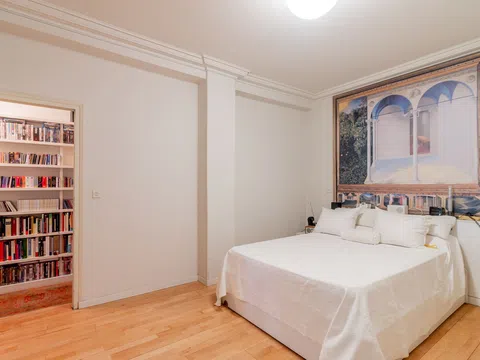 Flat in calle de Modesto Lafuente - Photo 18