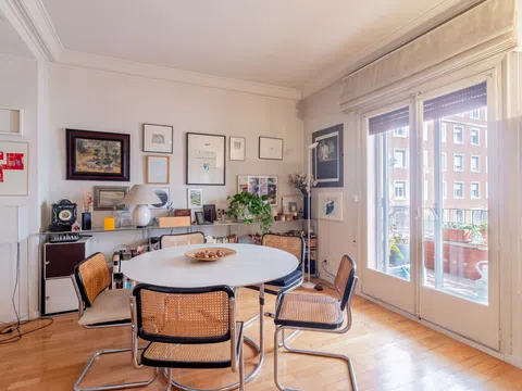 Flat in calle de Modesto Lafuente - Photo 3