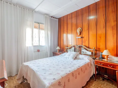 Flat in calle de Portalegre - Photo 2