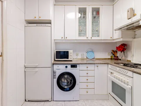 Flat in calle de Portalegre - Photo 18