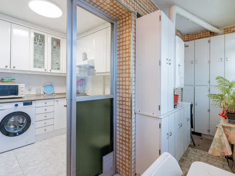 Flat in calle de Portalegre - Photo 19