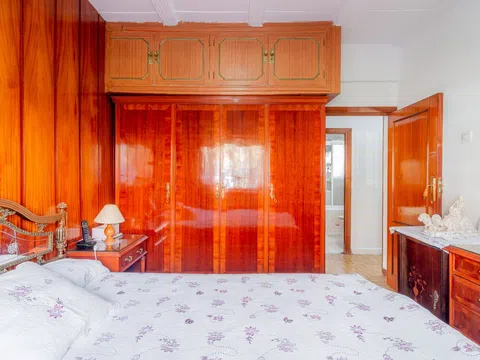 Flat in calle de Portalegre - Photo 3