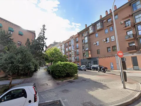 Flat in calle Algorta