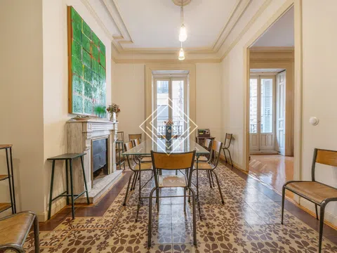 Flat in calle de Larra - Photo 1