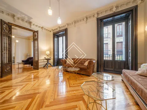 Flat in calle de Larra - Photo 2
