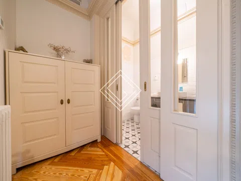 Flat in calle de Larra - Photo 15