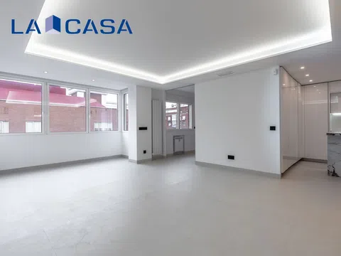 Flat in calle Marqués de la Valdavia - Photo 3