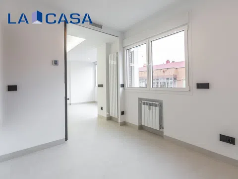 Flat in calle Marqués de la Valdavia - Photo 4