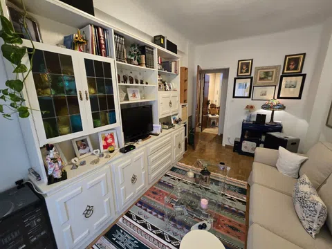 Flat in calle de la Virgen del Coro - Photo 3