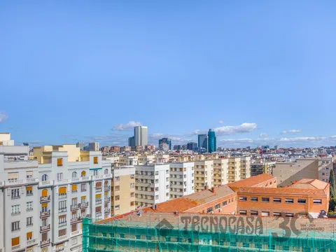 Flat in calle de Santa Engracia - Photo 8