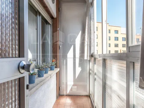 Flat in avenida de Portugal - Photo 2