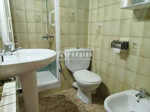 Flat in calle de Valdecanillas - Photo 14