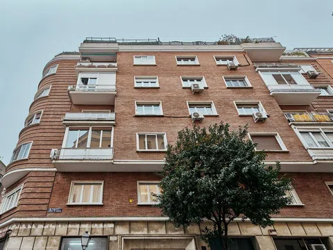 Flat in calle del Duque de Sesto - Photo 1