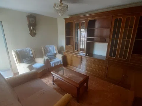 Flat in calle de Gallur - Photo 2