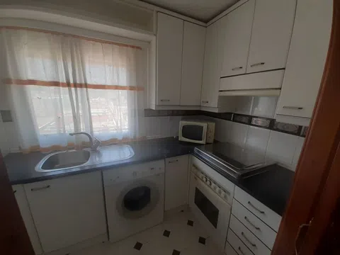 Flat in calle de Gallur - Photo 7