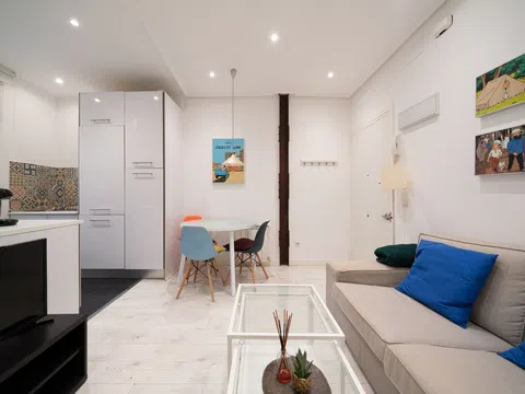 Flat - Photo 1