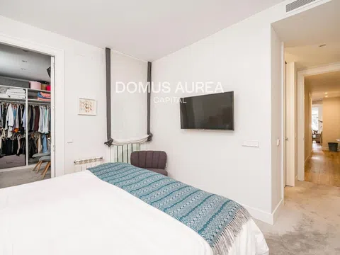 Flat in calle de Manuel Cortina - Photo 13