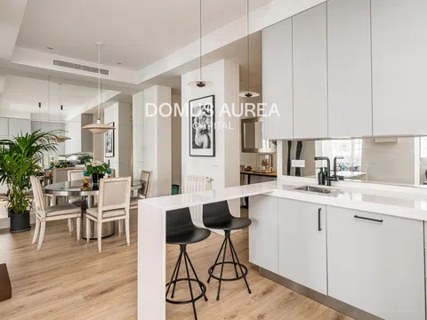 Flat in calle de Manuel Cortina - Photo 9
