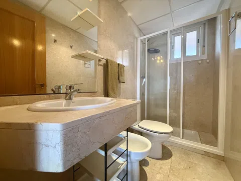 Penthouse - Photo 5