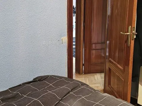 Flat in calle Zaratán - Photo 7