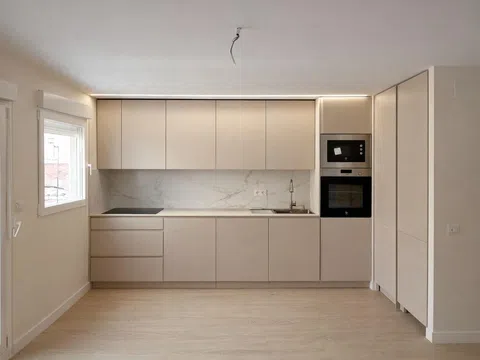 Flat - Photo 1