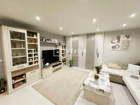 Flat - Photo 2