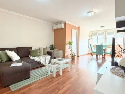 Flat in CL Albuñuelas - Photo 2