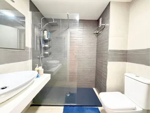 Flat in CL Albuñuelas - Photo 11