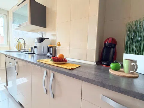 Flat in CL Albuñuelas - Photo 5