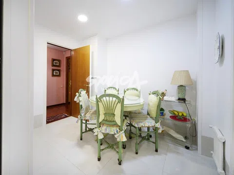 Flat in calle Velayos - Photo 14