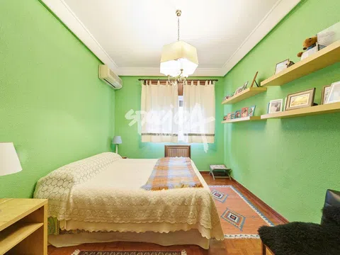 Flat in calle Velayos - Photo 9
