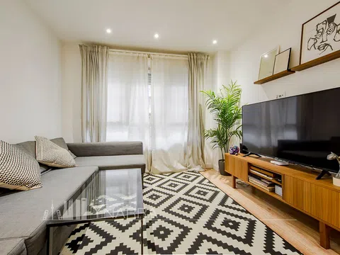 Flat in calle de Clara del Rey - Photo 4