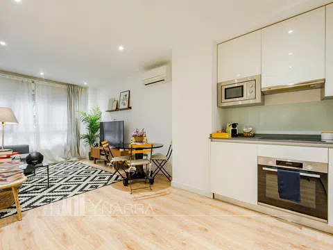 Flat in calle de Clara del Rey - Photo 5