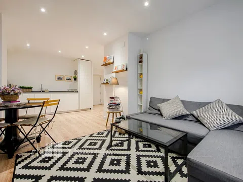 Flat in calle de Clara del Rey - Photo 7