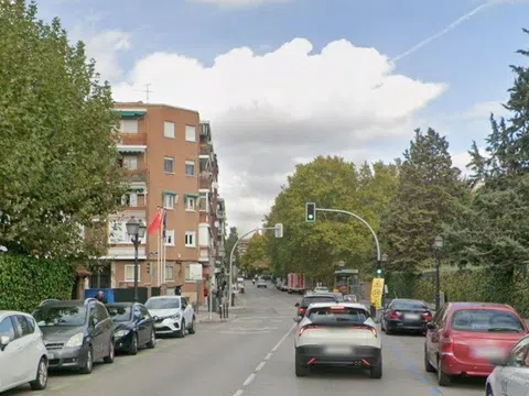 Flat in avenida de Rafaela Ybarra - Photo 1