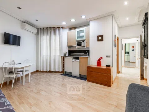 Flat in calle de Miguel Moya - Photo 3