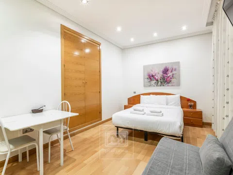 Flat in calle de Miguel Moya - Photo 7