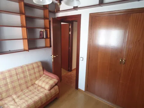 Flat in calle de Camarena - Photo 13