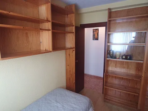 Flat in calle de Camarena - Photo 17