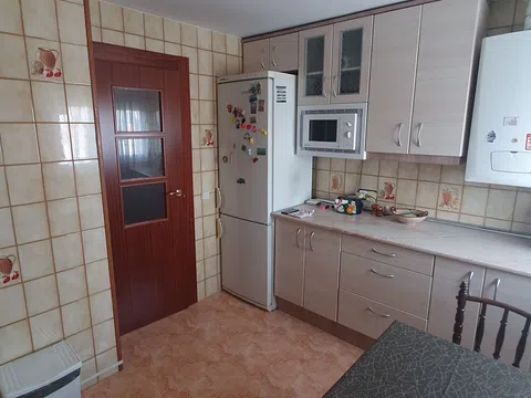 Flat in calle de Camarena - Photo 6